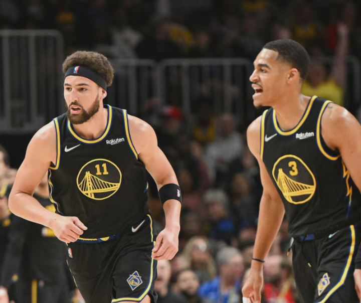 对一个年轻 对一个年轻