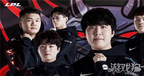 划臂转身时 划臂转身时