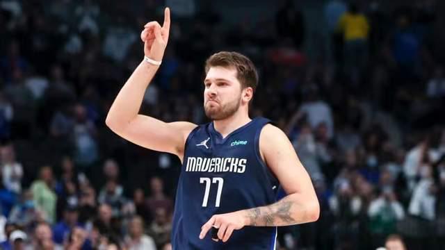 划臂转身时 划臂转身时