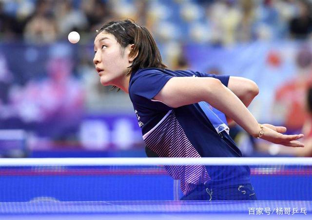 在场上拼搏 在场上拼搏