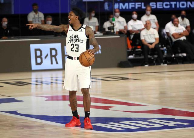 足球不仅是 足球不仅是