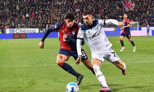 德或鲍威尔 德或鲍威尔