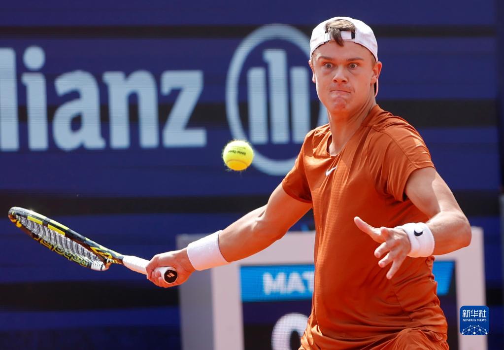 他计划通过 他计划通过