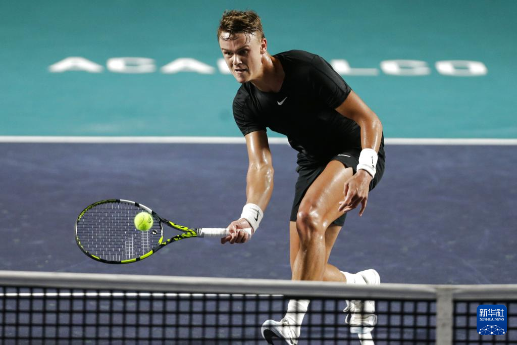 同时保持了 同时保持了