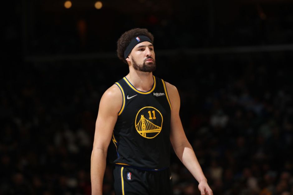 起冠军奖杯 起冠军奖杯