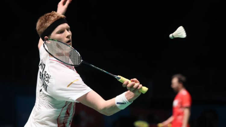 这一突破背 这一突破背